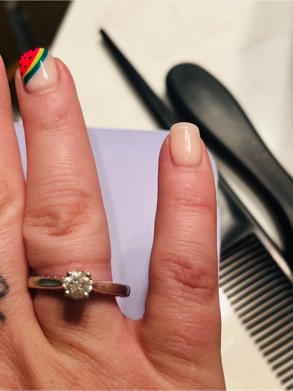 Beautiful 3/4 karat white gold engagement ring - Picture 5 of 6